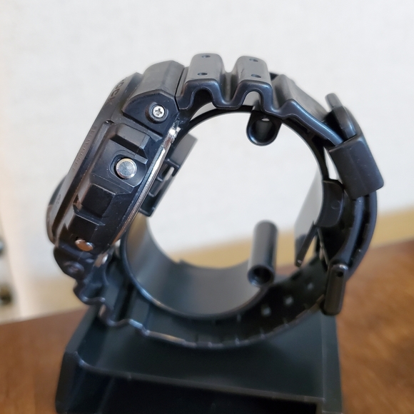 Vintage G-Shock Watch - DW-6900 - Picture 4 of 7